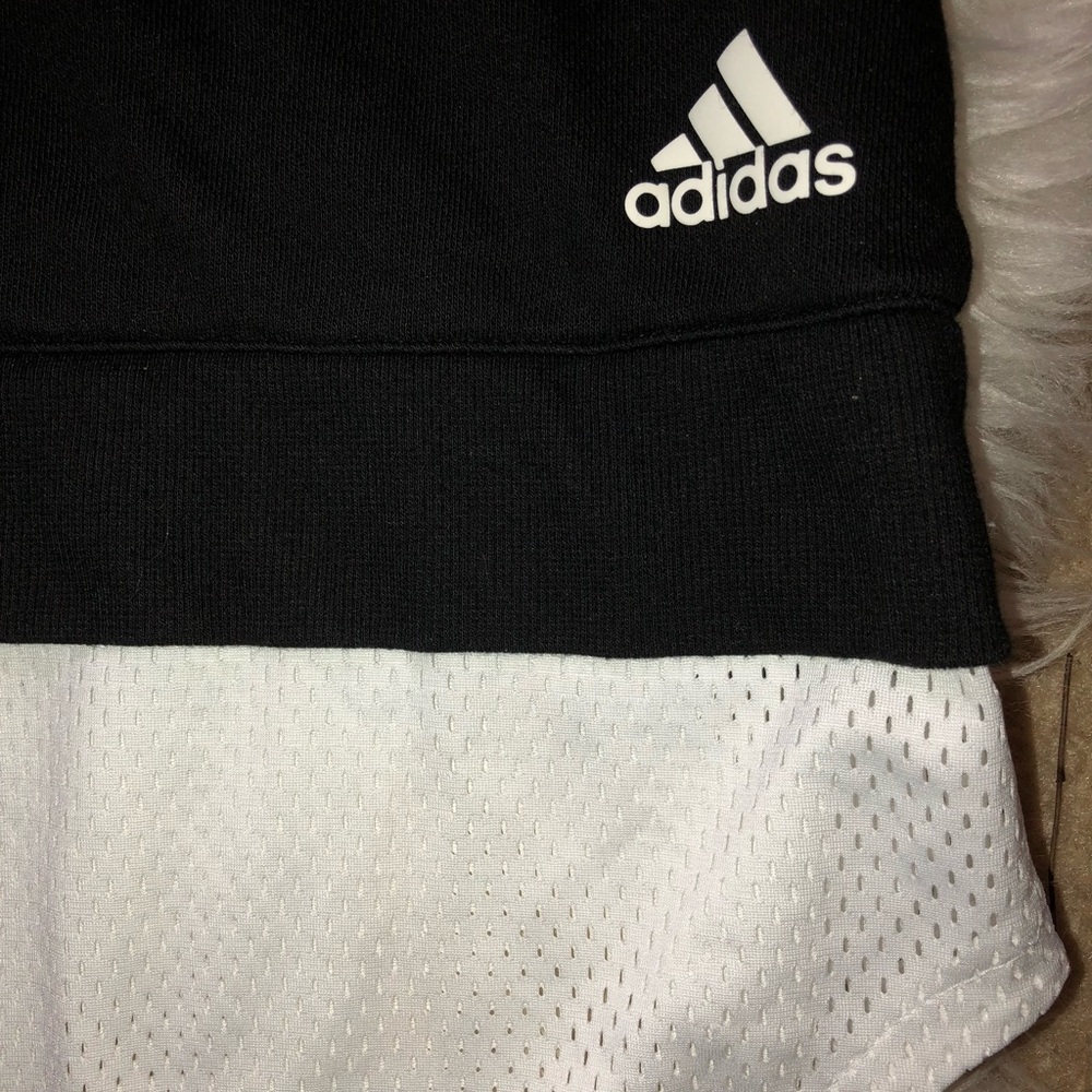 🌺 adidas long sleeve sweater top with jersey at the bottom 🌺